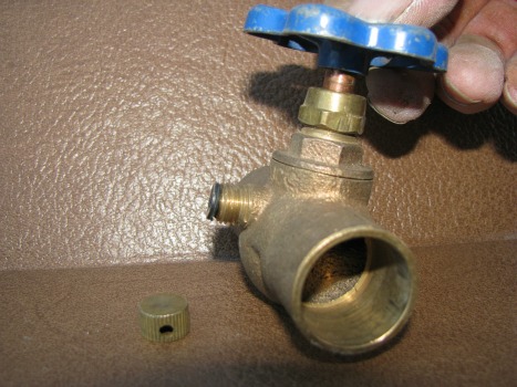 pipes frozen plumbing prevent pipe valve drain winterize faucets hose geek